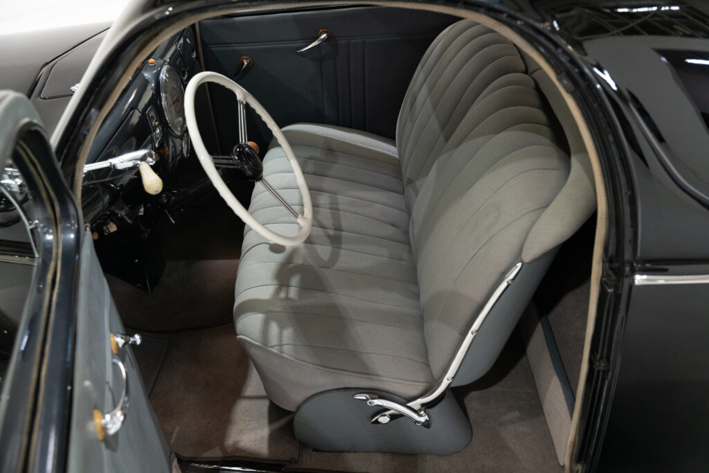 1939 Lincoln Zephyr