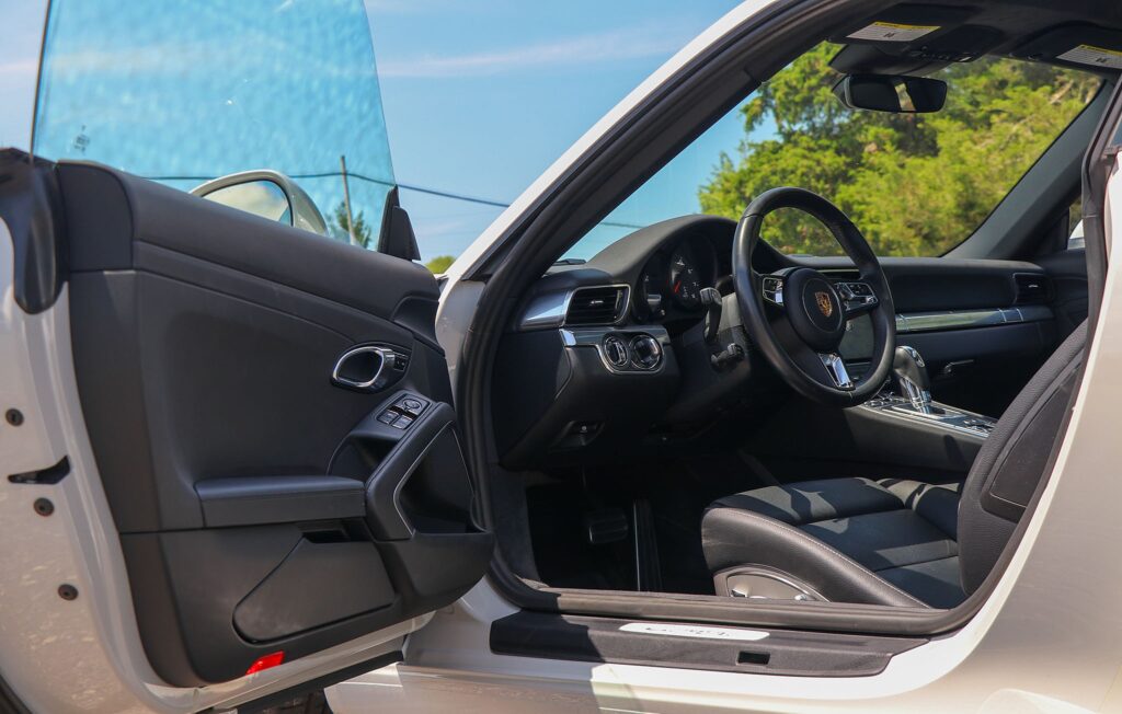 2019 Porsche 911 Carrera