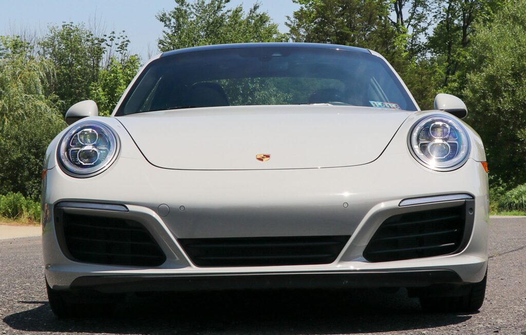 2019 Porsche 911 Carrera