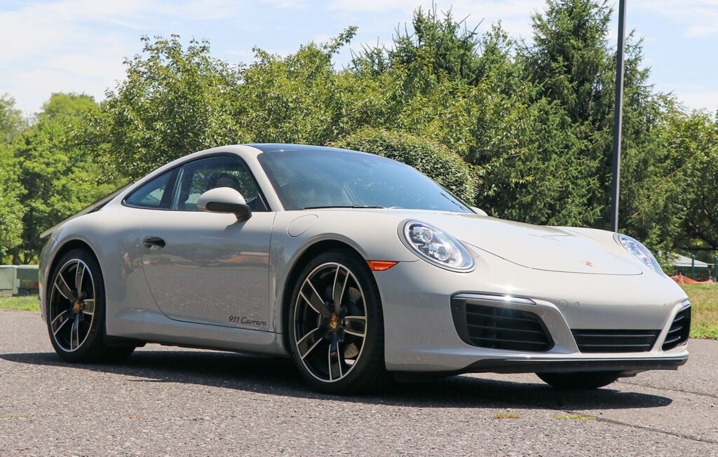 2019 Porsche 911 Carrera