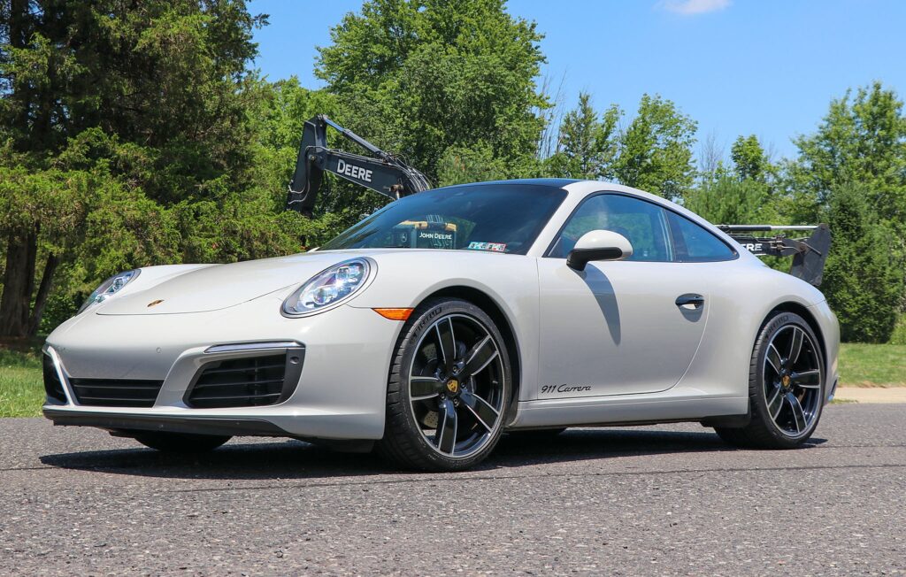2019 Porsche 911 Carrera