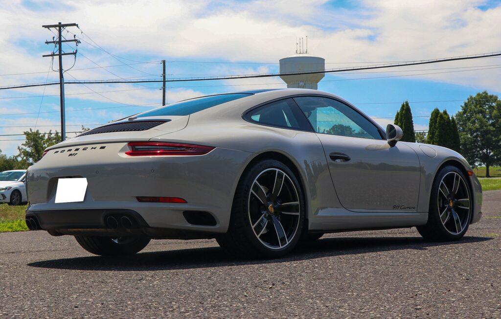 2019 Porsche 911 Carrera