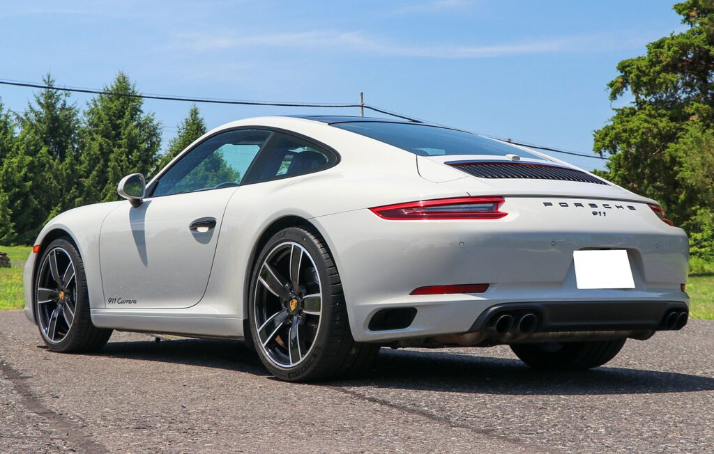 2019 Porsche 911 Carrera